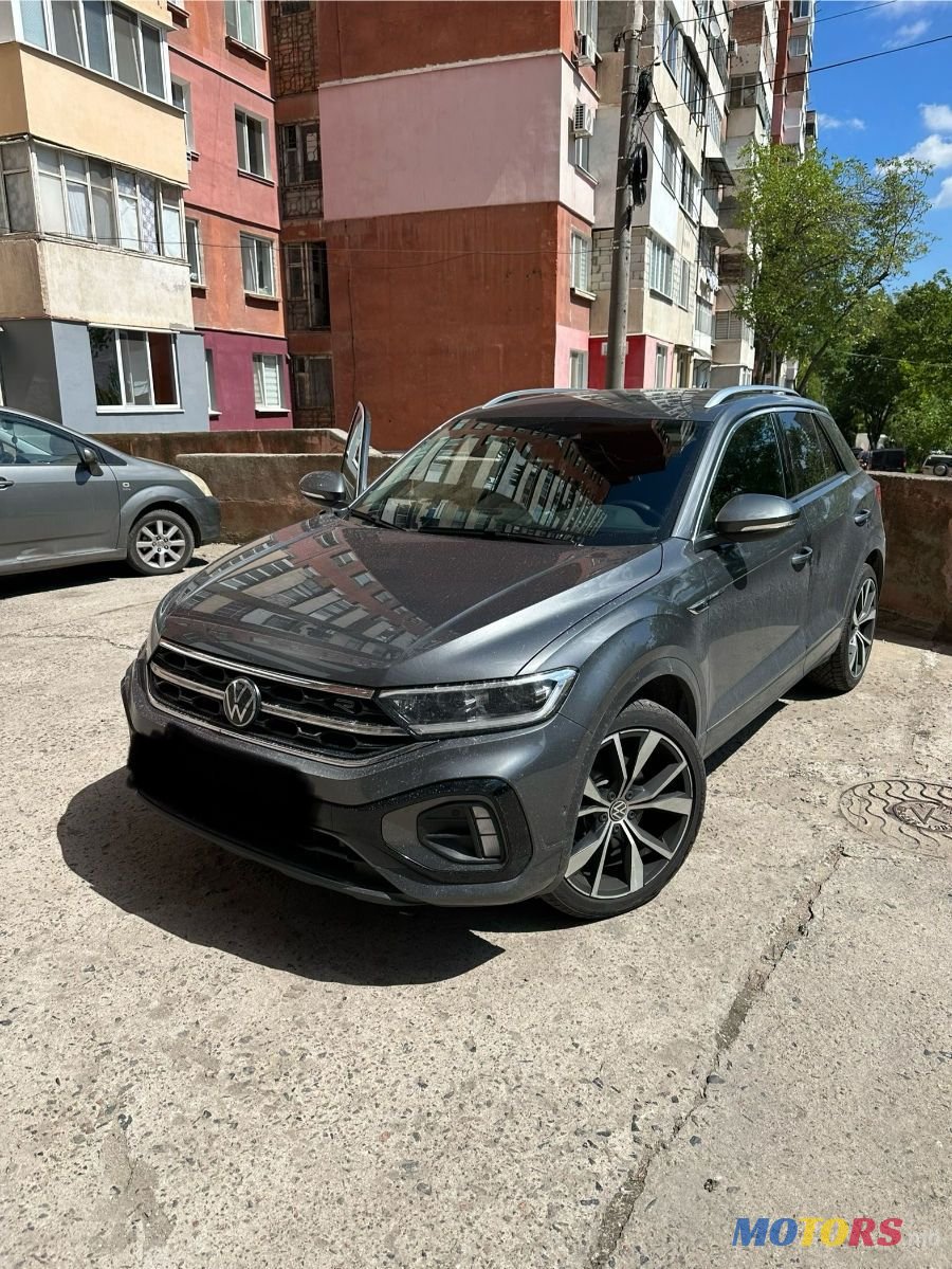 2023' Volkswagen T-Roc photo #1