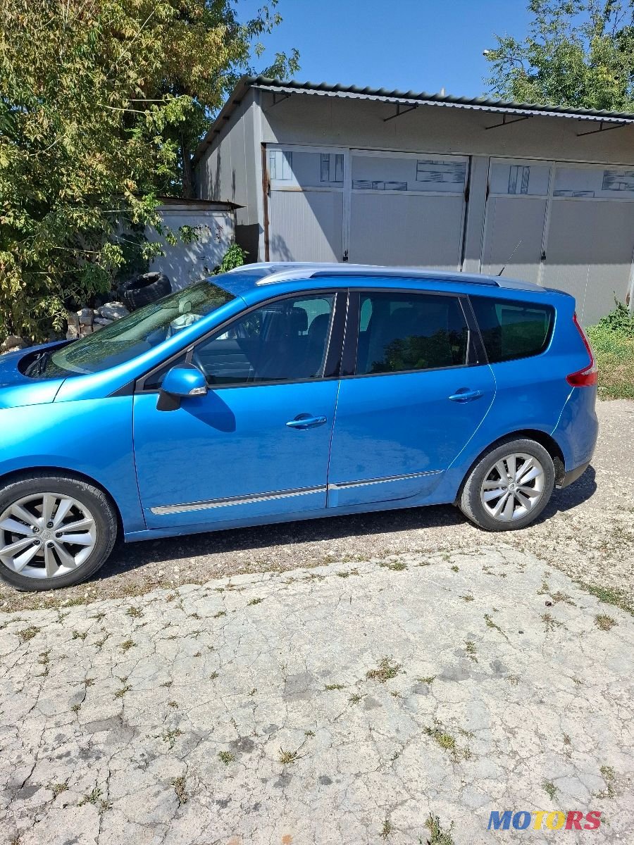 2012' Renault Grand Scenic photo #1