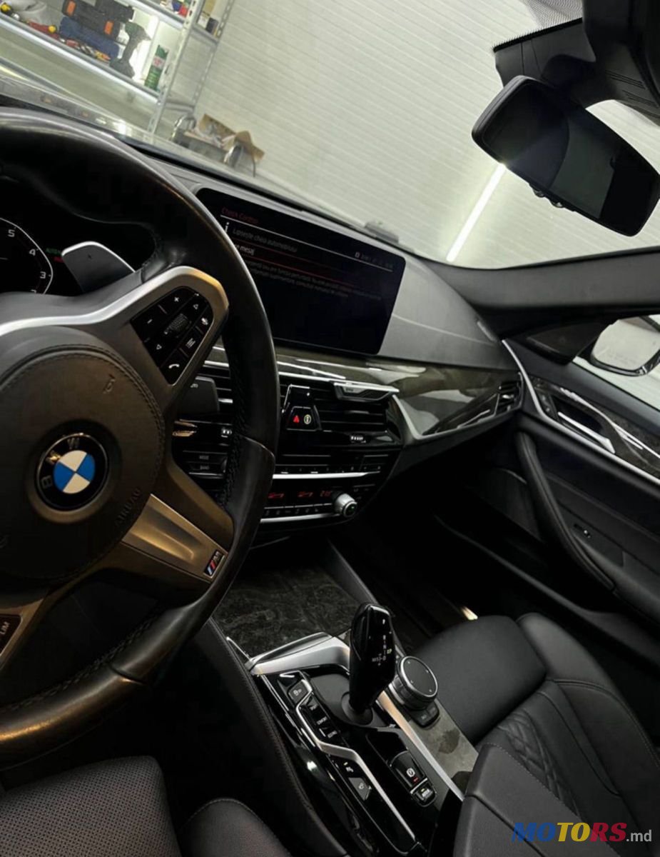 2020' BMW 5 Series photo #6
