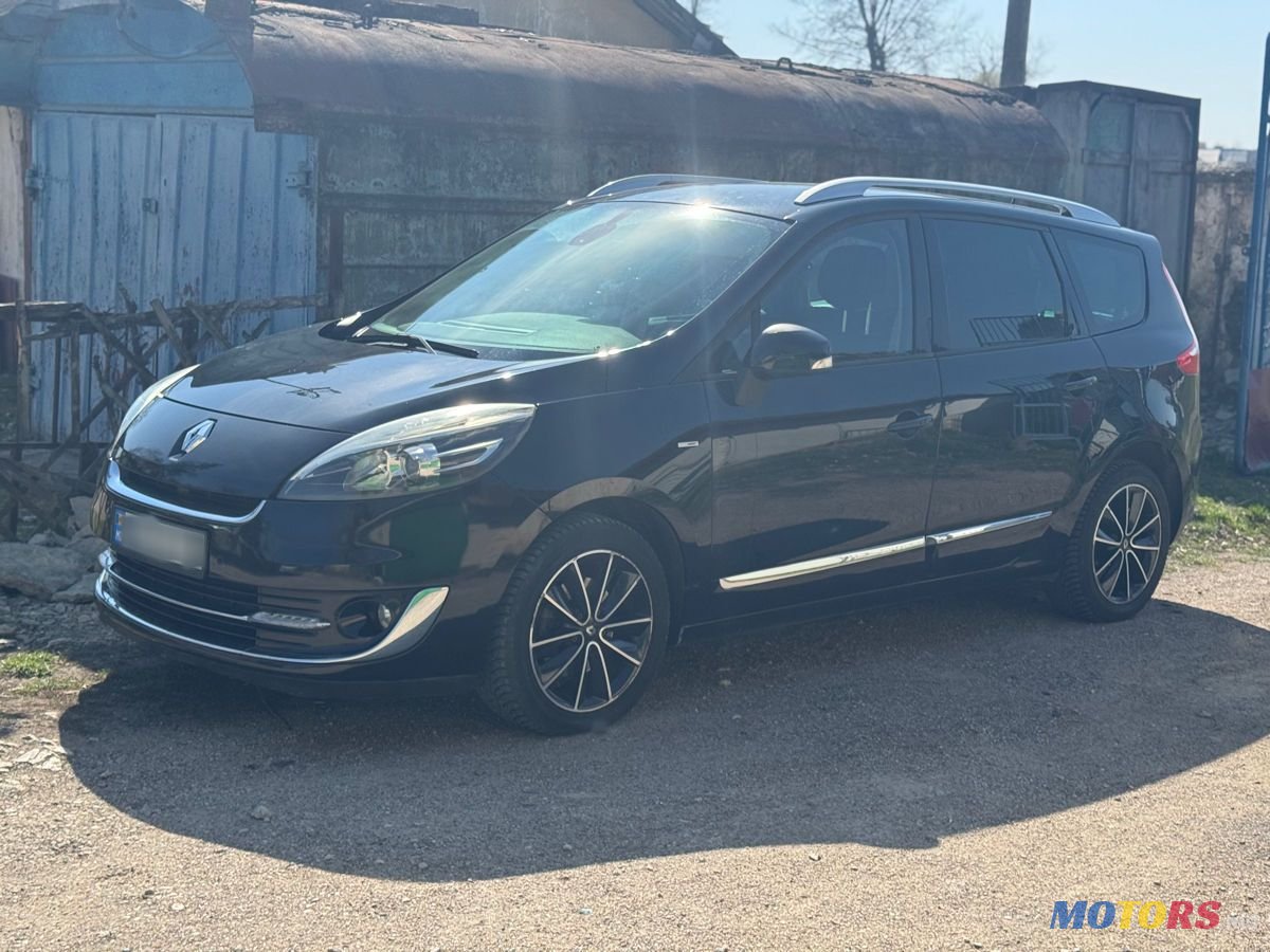 2013' Renault Grand Scenic photo #2