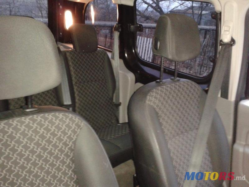 2010' Renault Kangoo photo #5