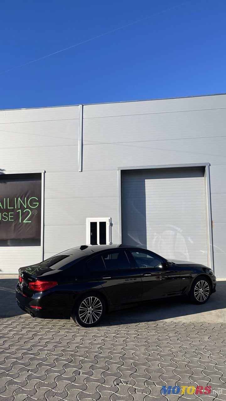2017' BMW 5 Series photo #4