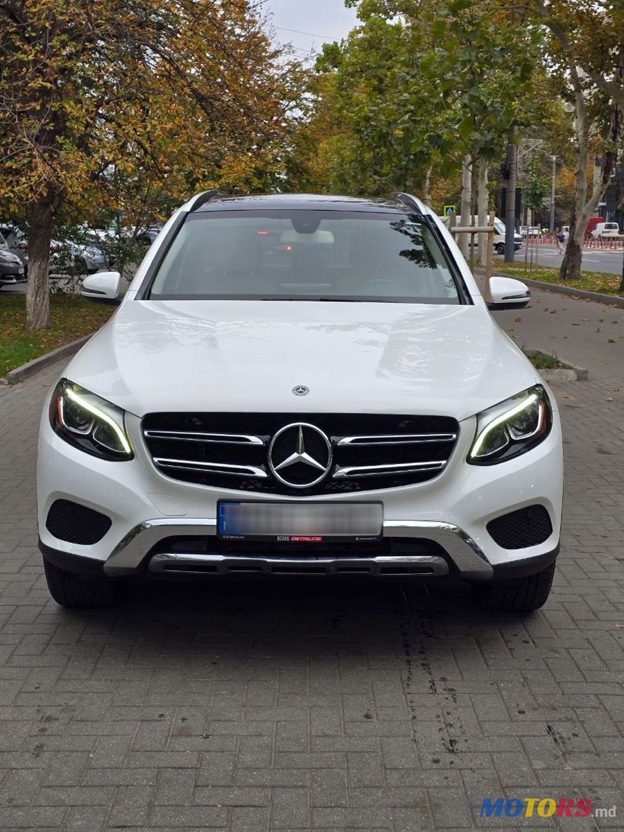 2019' Mercedes-Benz GLC photo #2