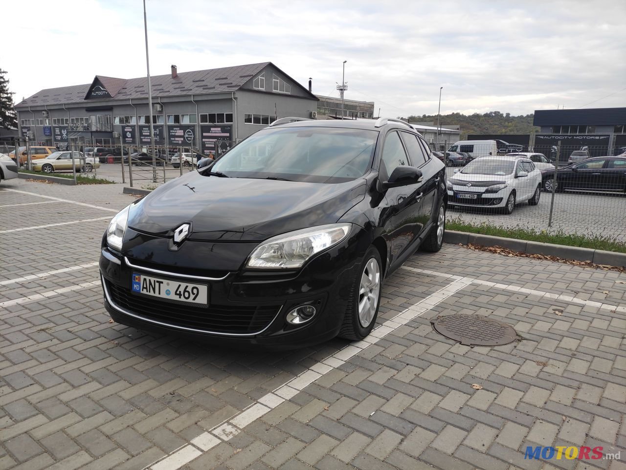 2012' Renault Megane photo #1