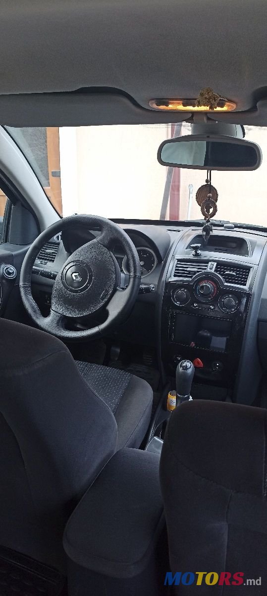 2004' Renault Megane photo #1