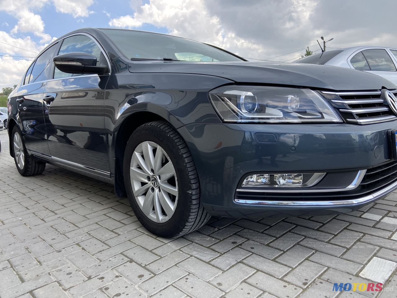 2013' Volkswagen Passat photo #3