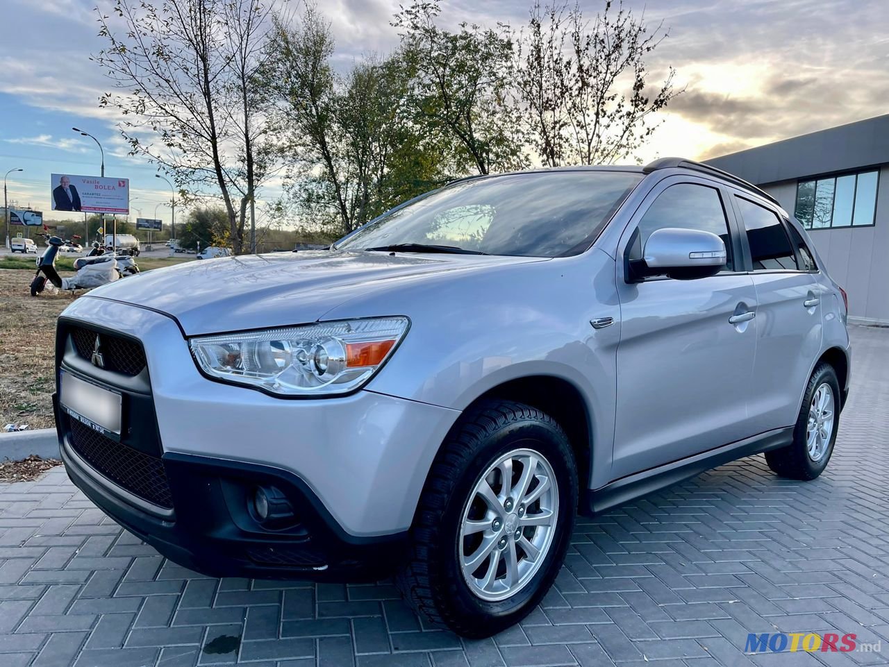 2011' Mitsubishi ASX photo #1