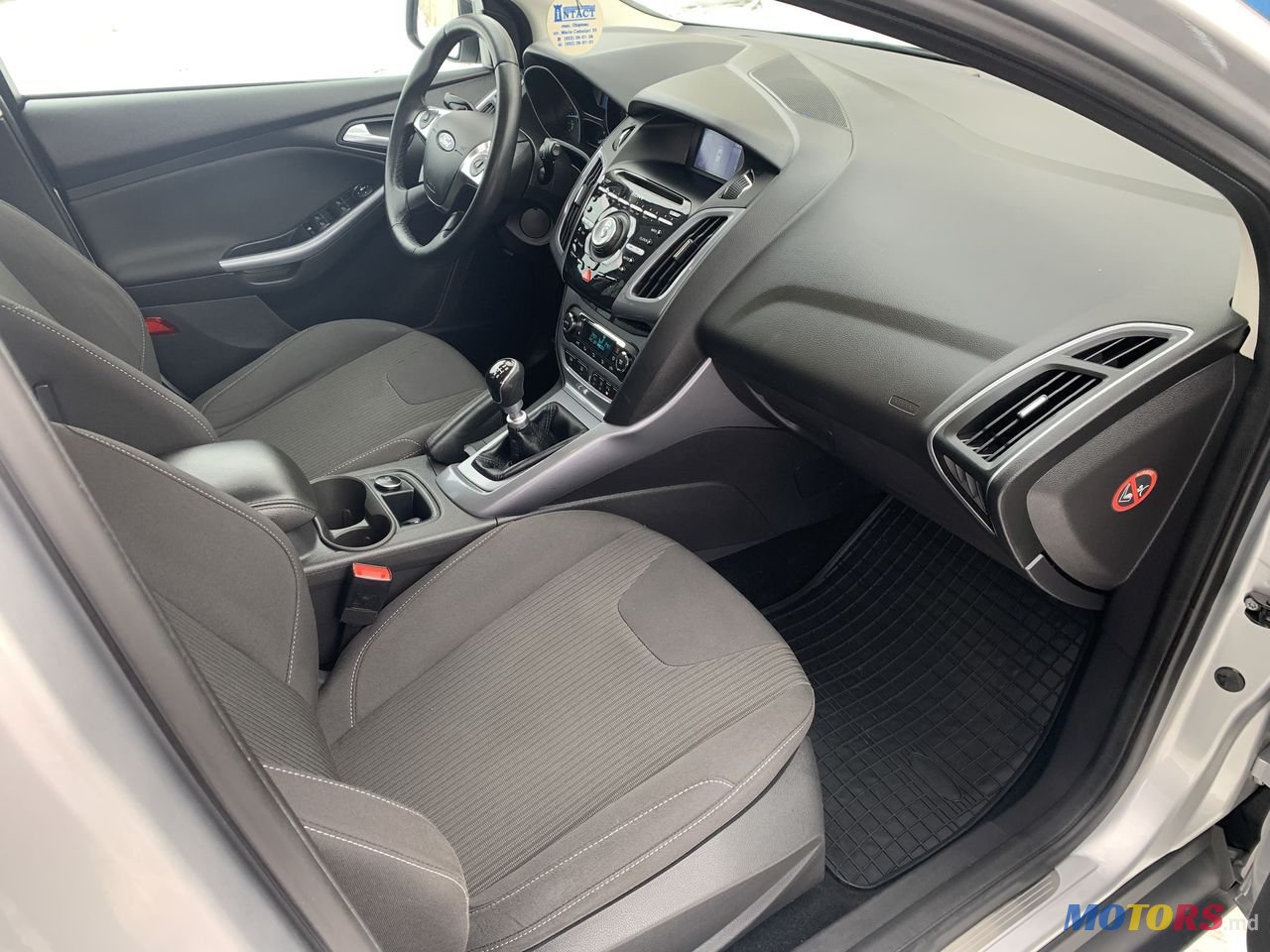 2013' Ford Focus photo #6