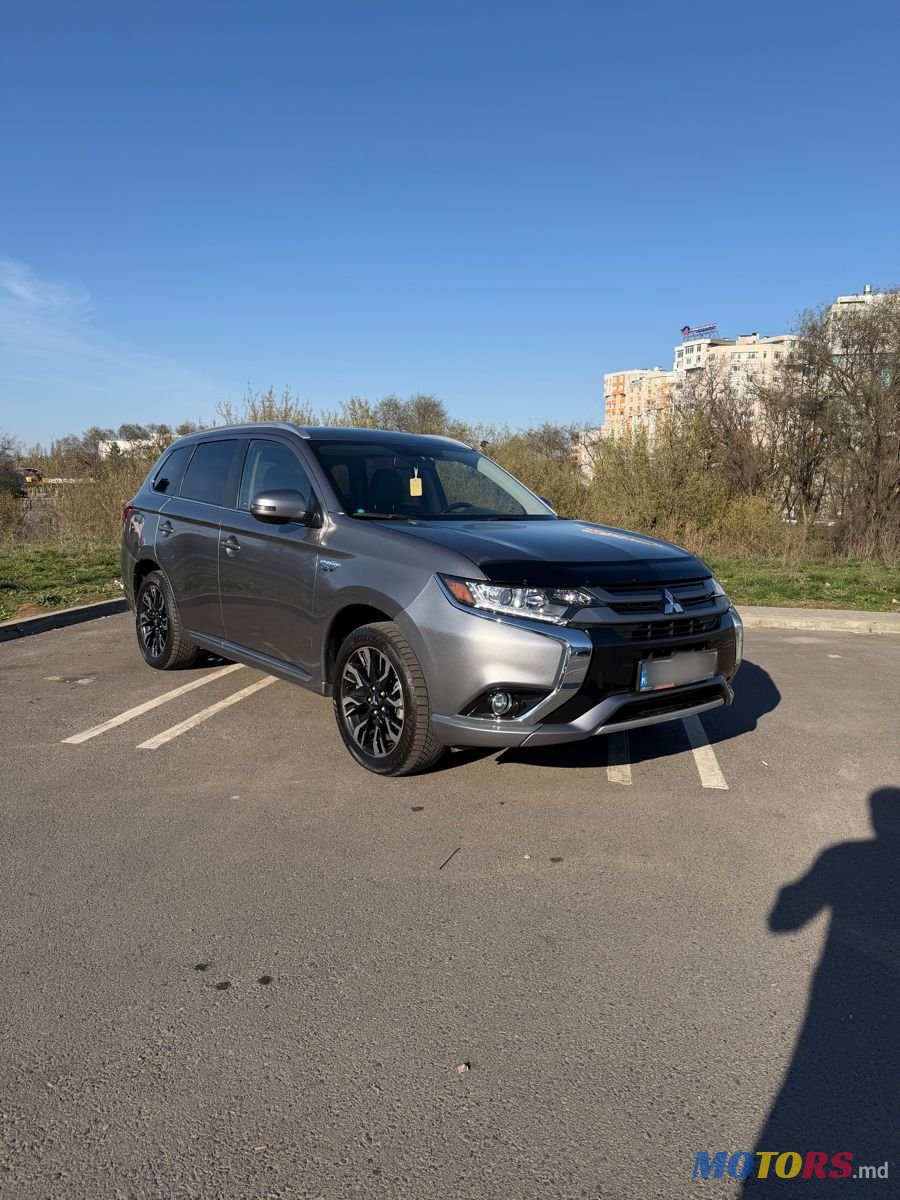2018' Mitsubishi Outlander photo #1