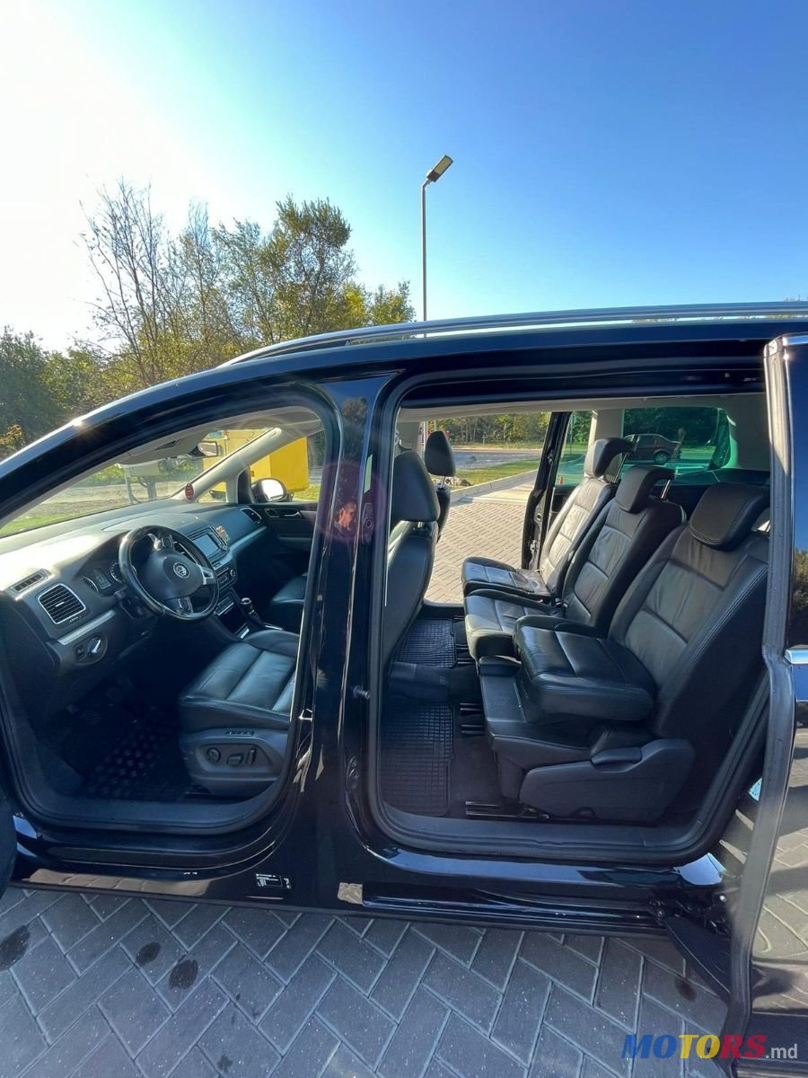 2012' Volkswagen Sharan photo #1