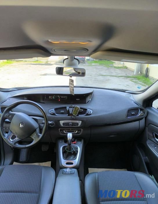 2014' Renault Scenic photo #1