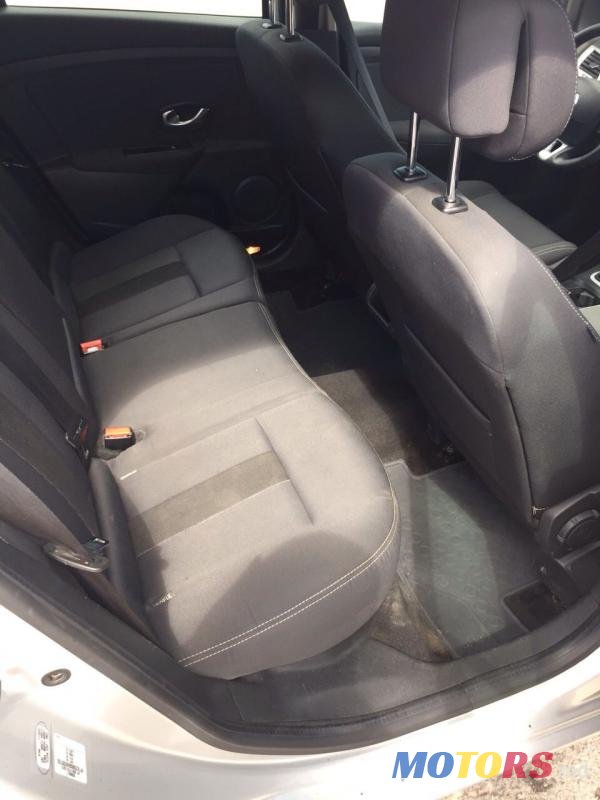 2010' Renault Megane photo #5