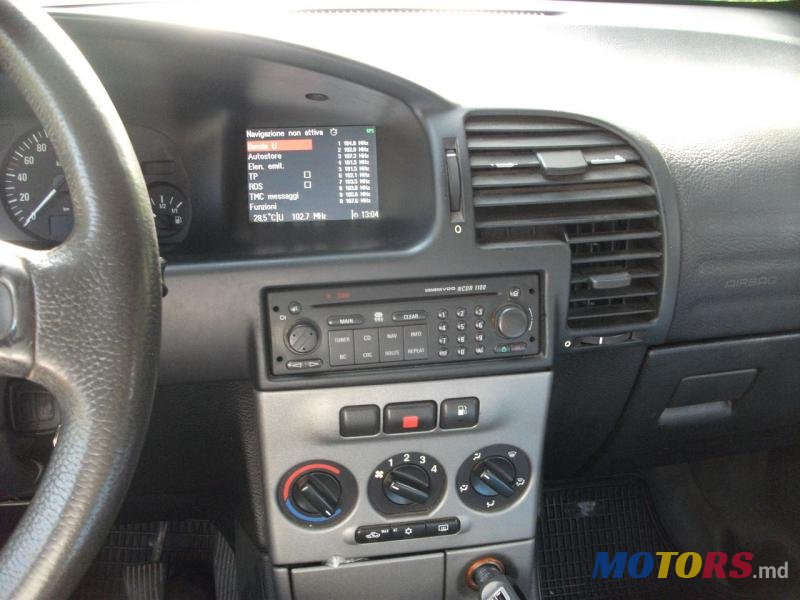 2004' Opel Zafira photo #3