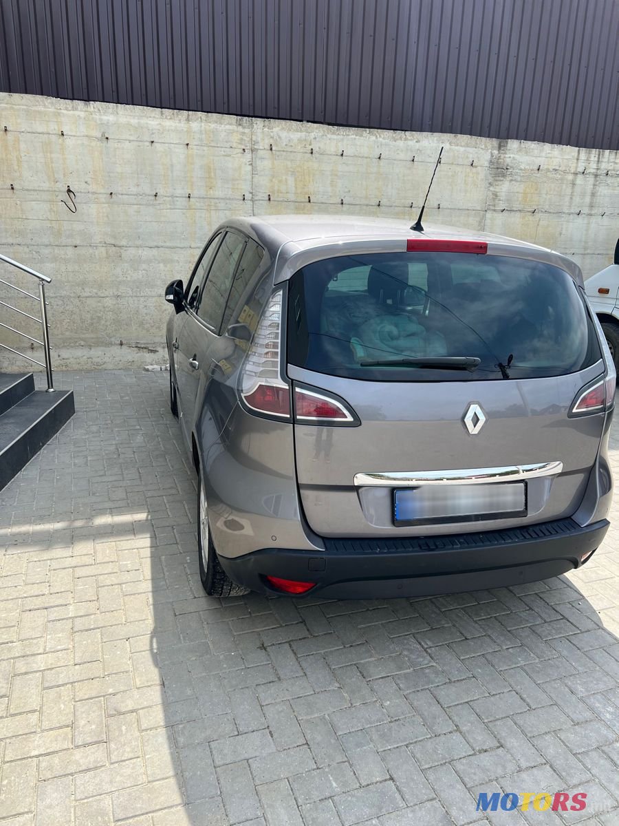 2014' Renault Scenic photo #5