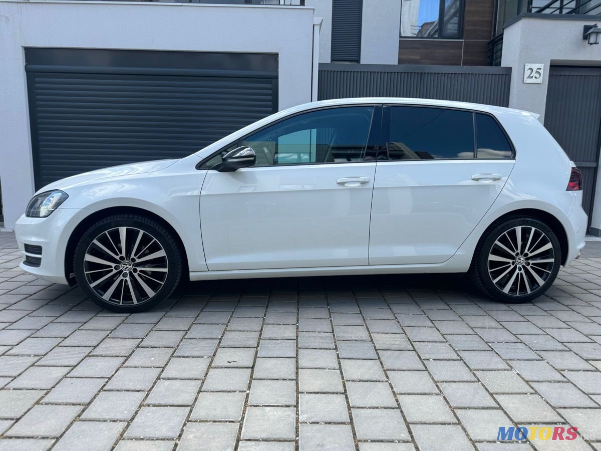 2015' Volkswagen Golf photo #2