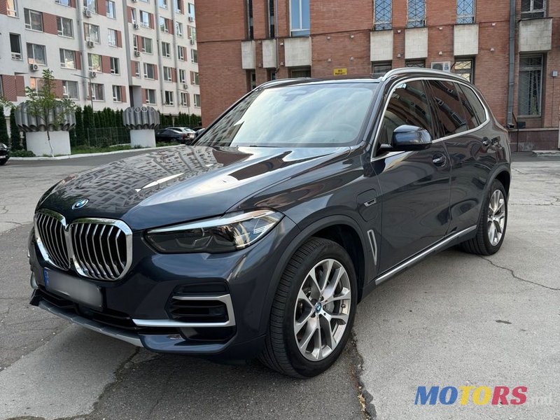 2022' BMW X5 photo #2