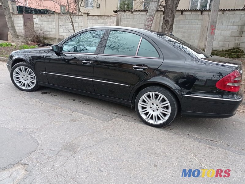 2005' Mercedes-Benz E Класс photo #1