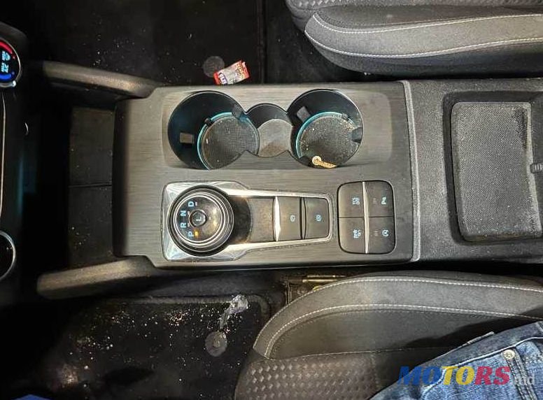 2020' Ford Focus photo #3