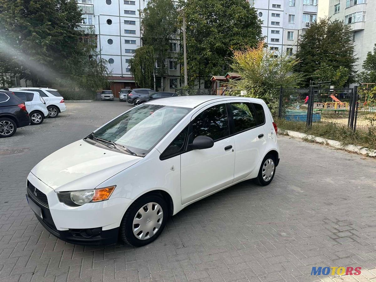 2010' Mitsubishi Colt photo #6