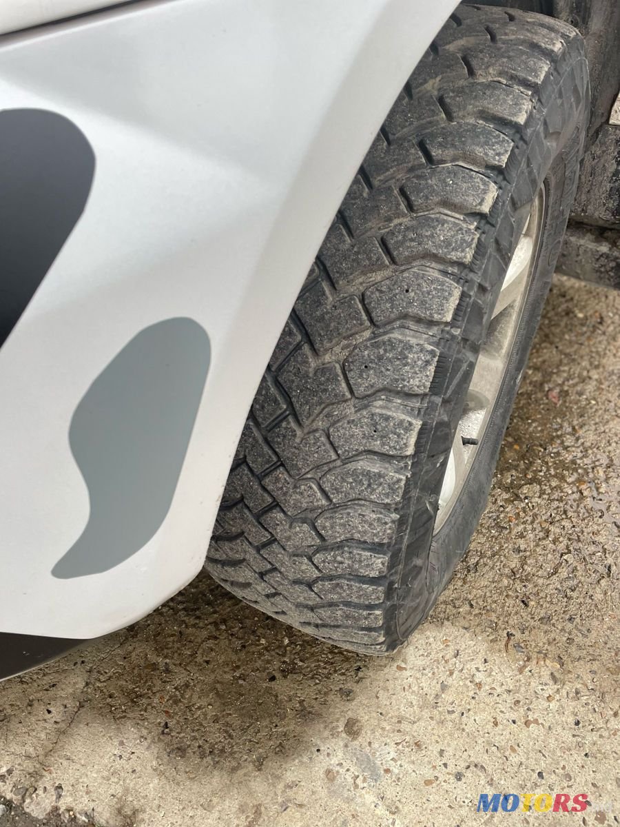 2004' Toyota Land Cruiser Prado photo #5