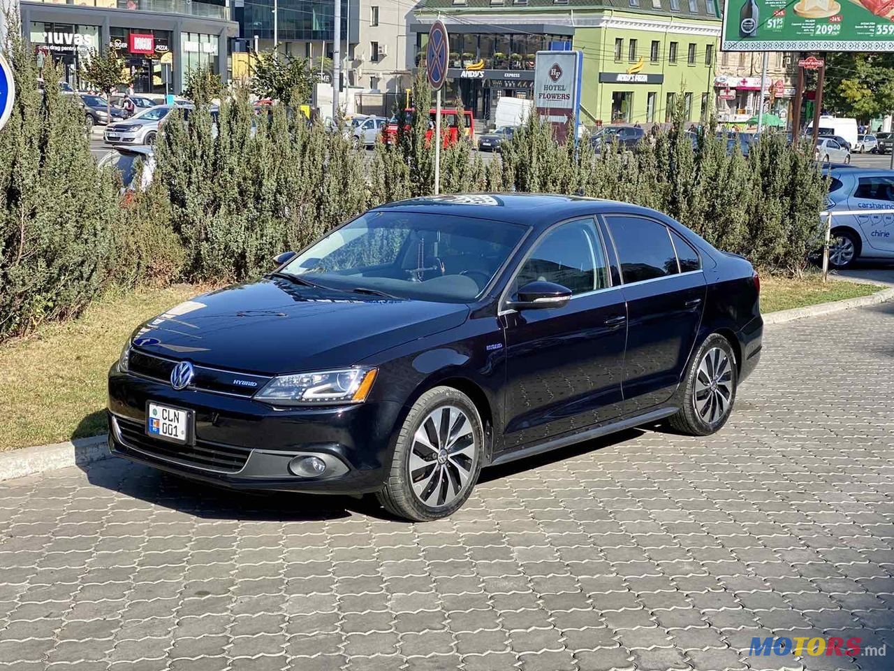 2012' Volkswagen Jetta photo #2