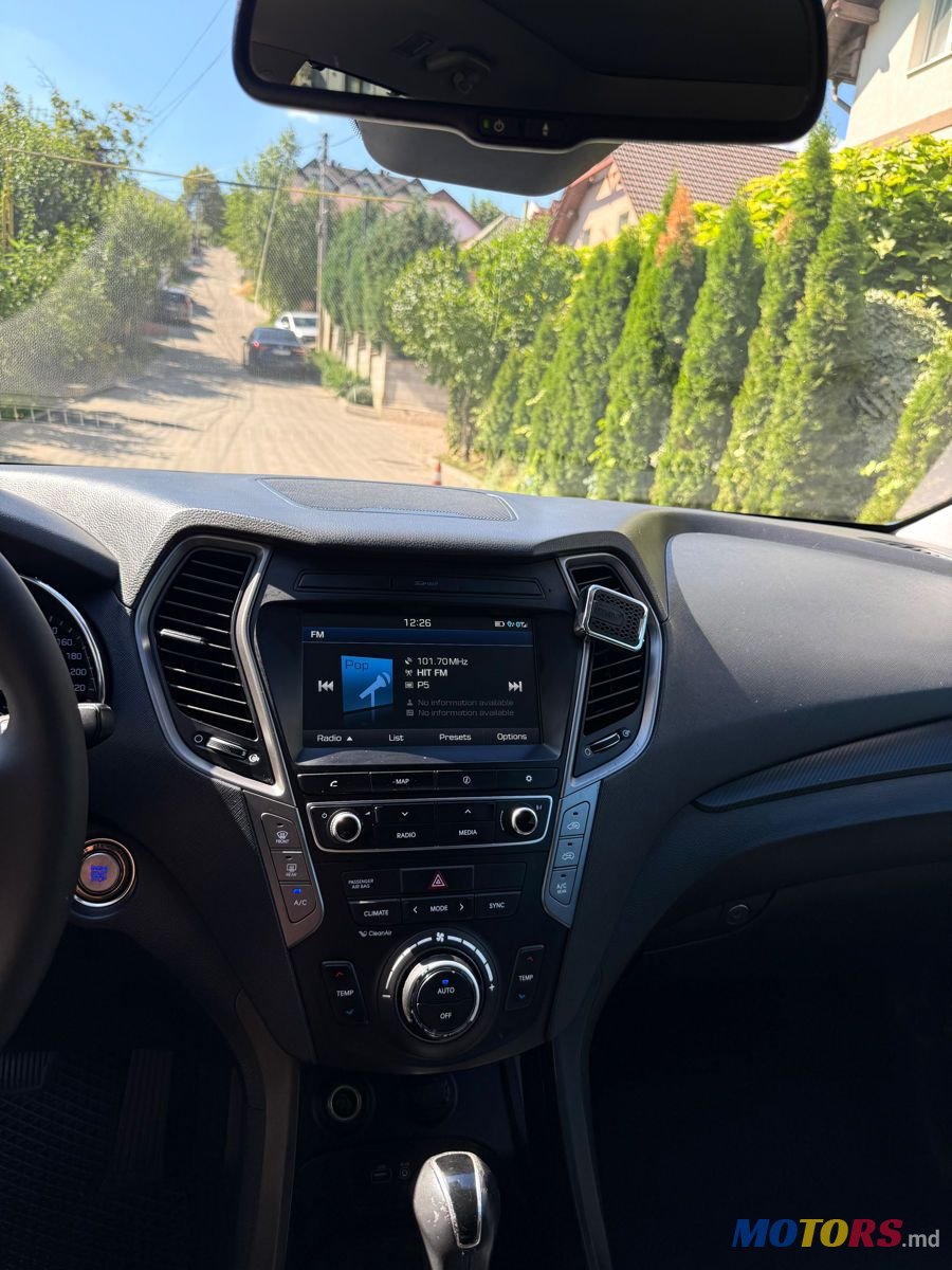2015' Hyundai Santa Fe photo #5