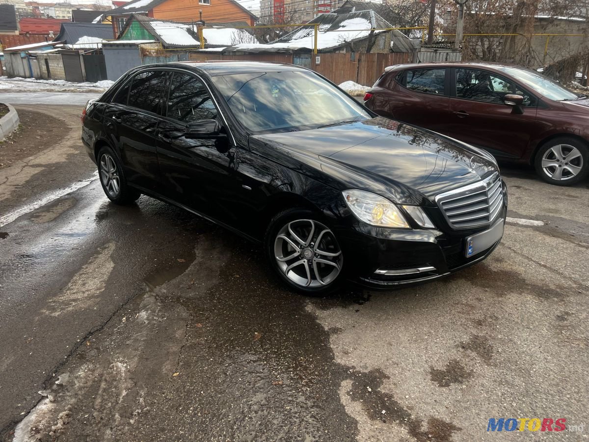 2011' Mercedes-Benz E Класс photo #3