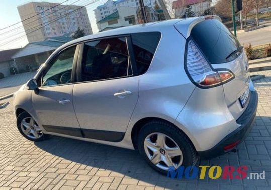 2012' Renault Scenic photo #2