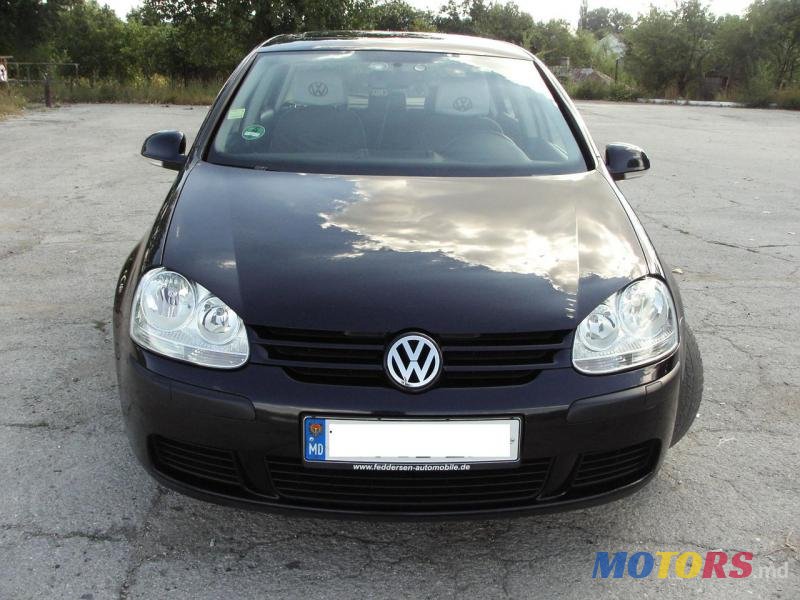 2005' Volkswagen Golf photo #1