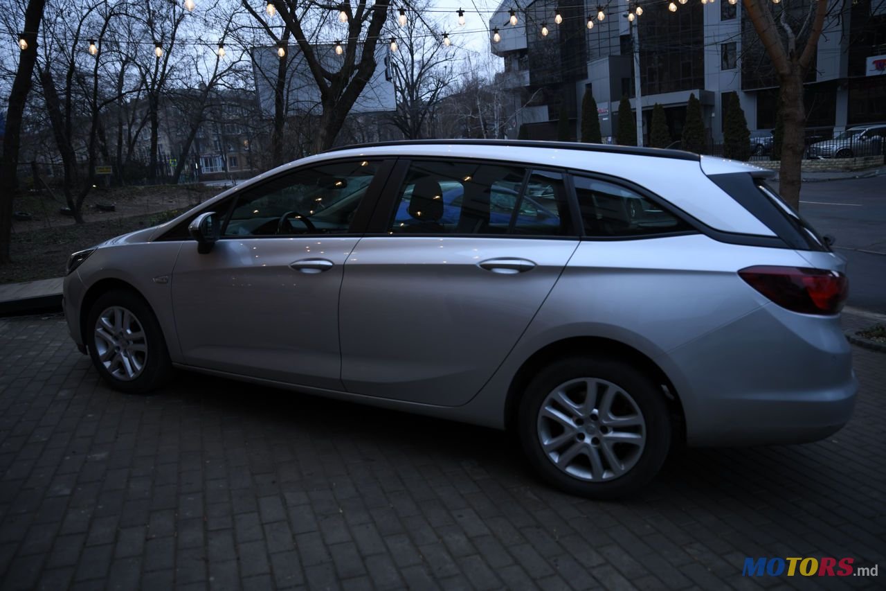 2017' Opel Astra photo #6