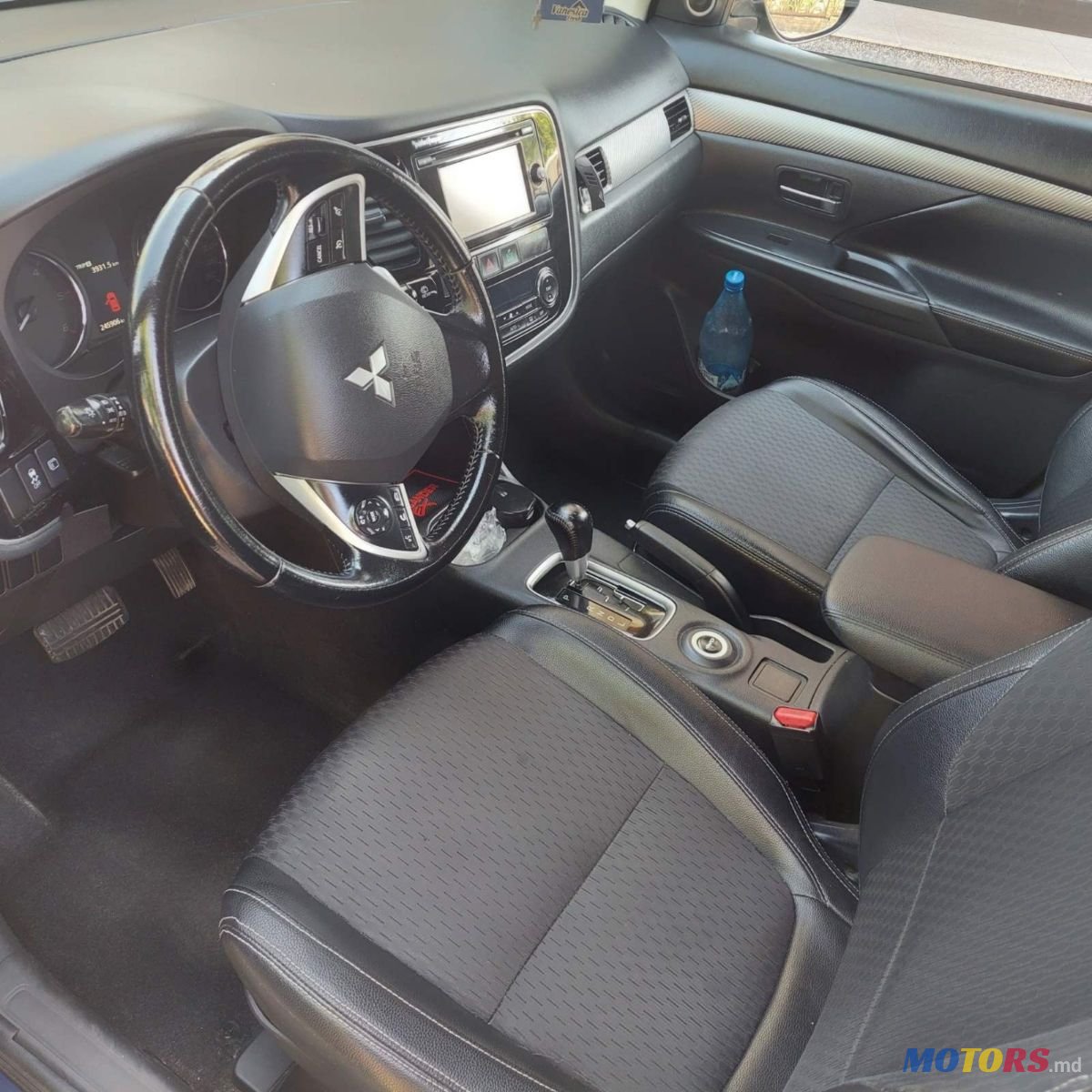 2014' Mitsubishi Outlander photo #6