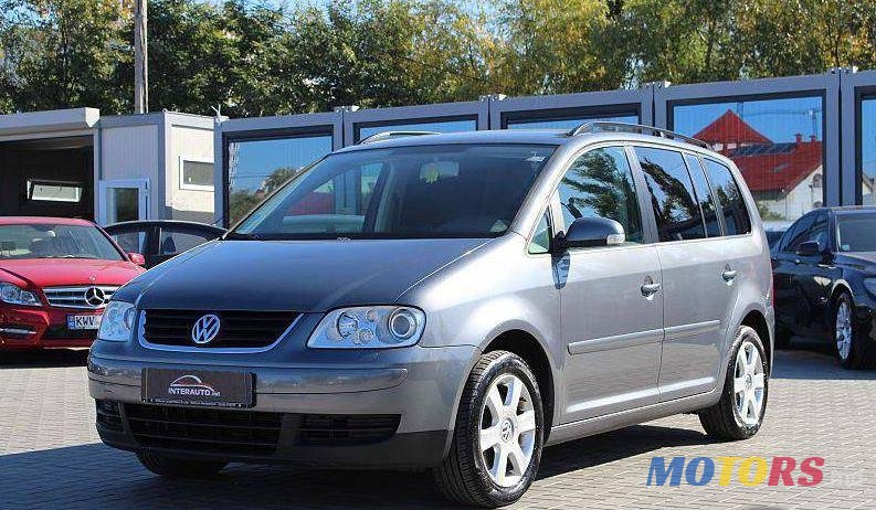 2006' Volkswagen Touran photo #2