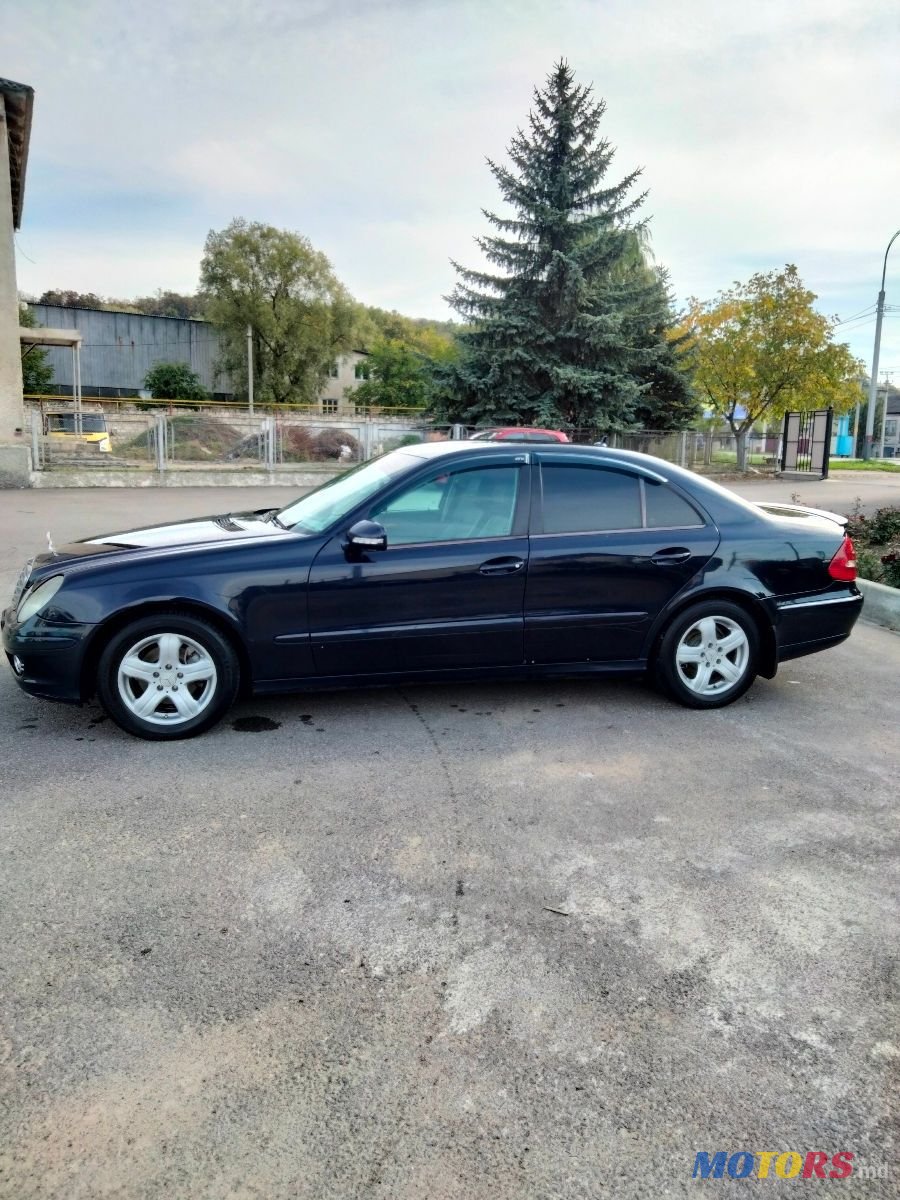 2008' Mercedes-Benz E Класс photo #4