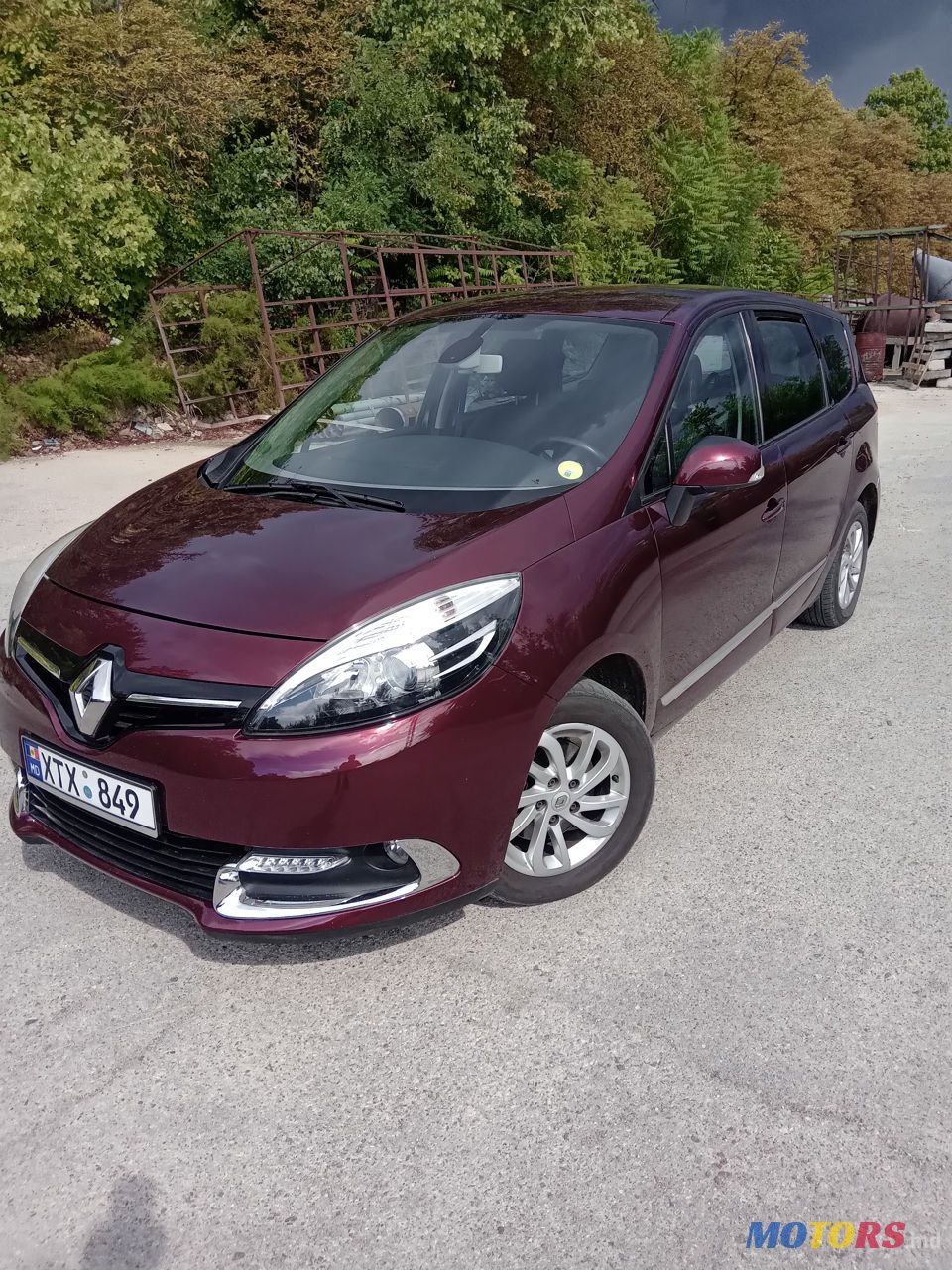 2013' Renault Grand Scenic photo #1