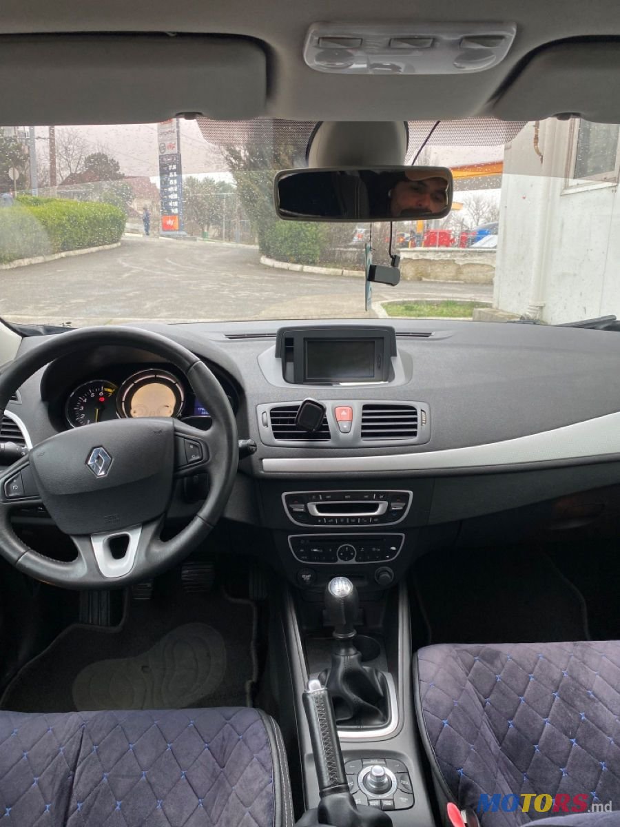 2009' Renault Megane photo #6