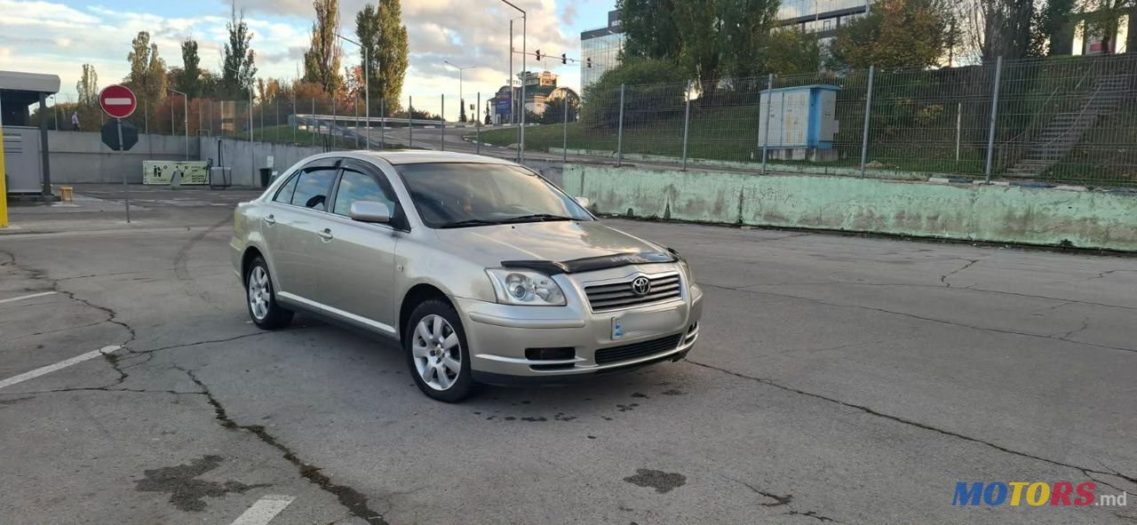 2005' Toyota Avensis photo #4