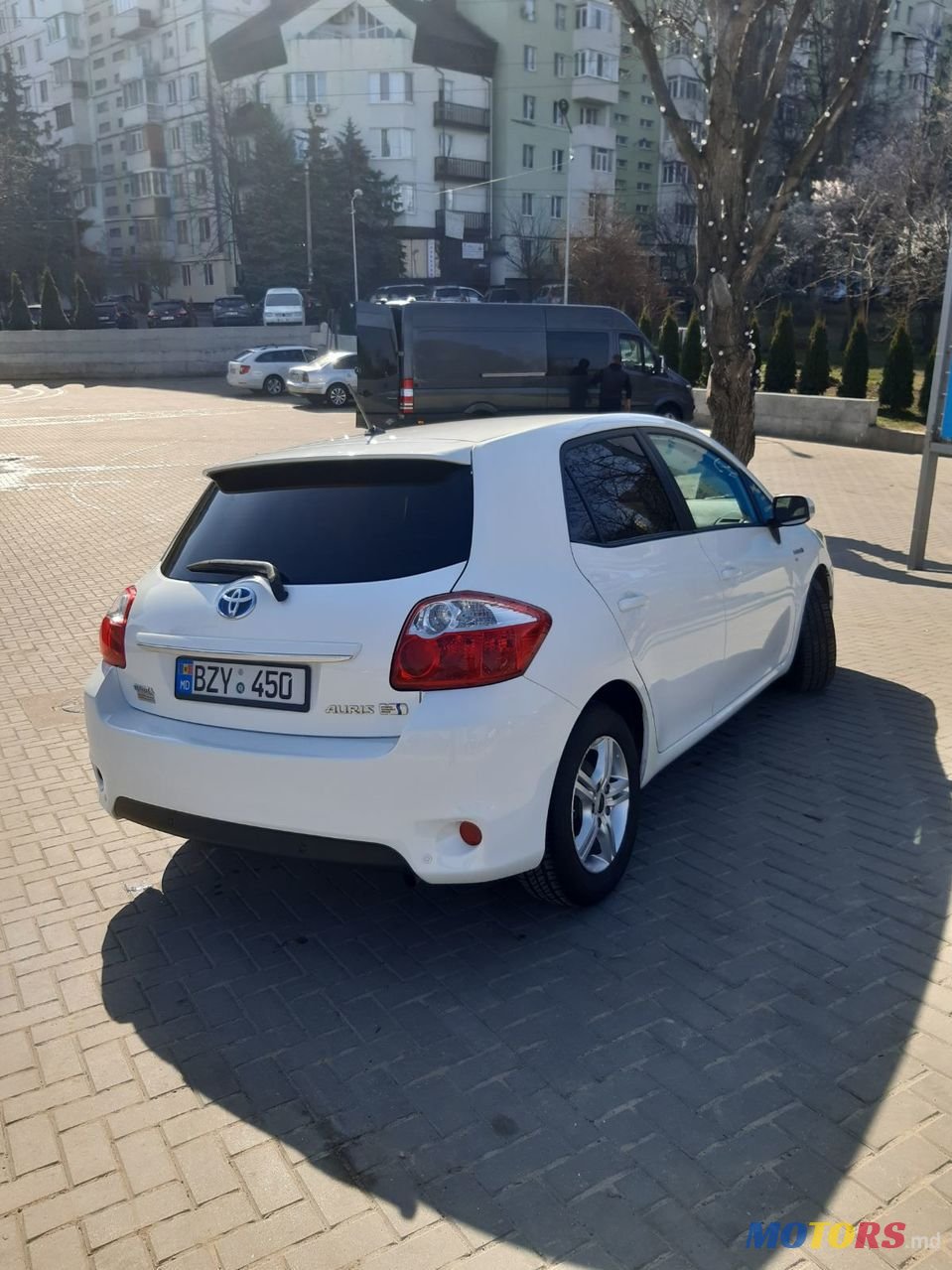 2010' Toyota Auris photo #2