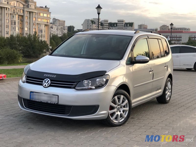 2014' Volkswagen Touran photo #3