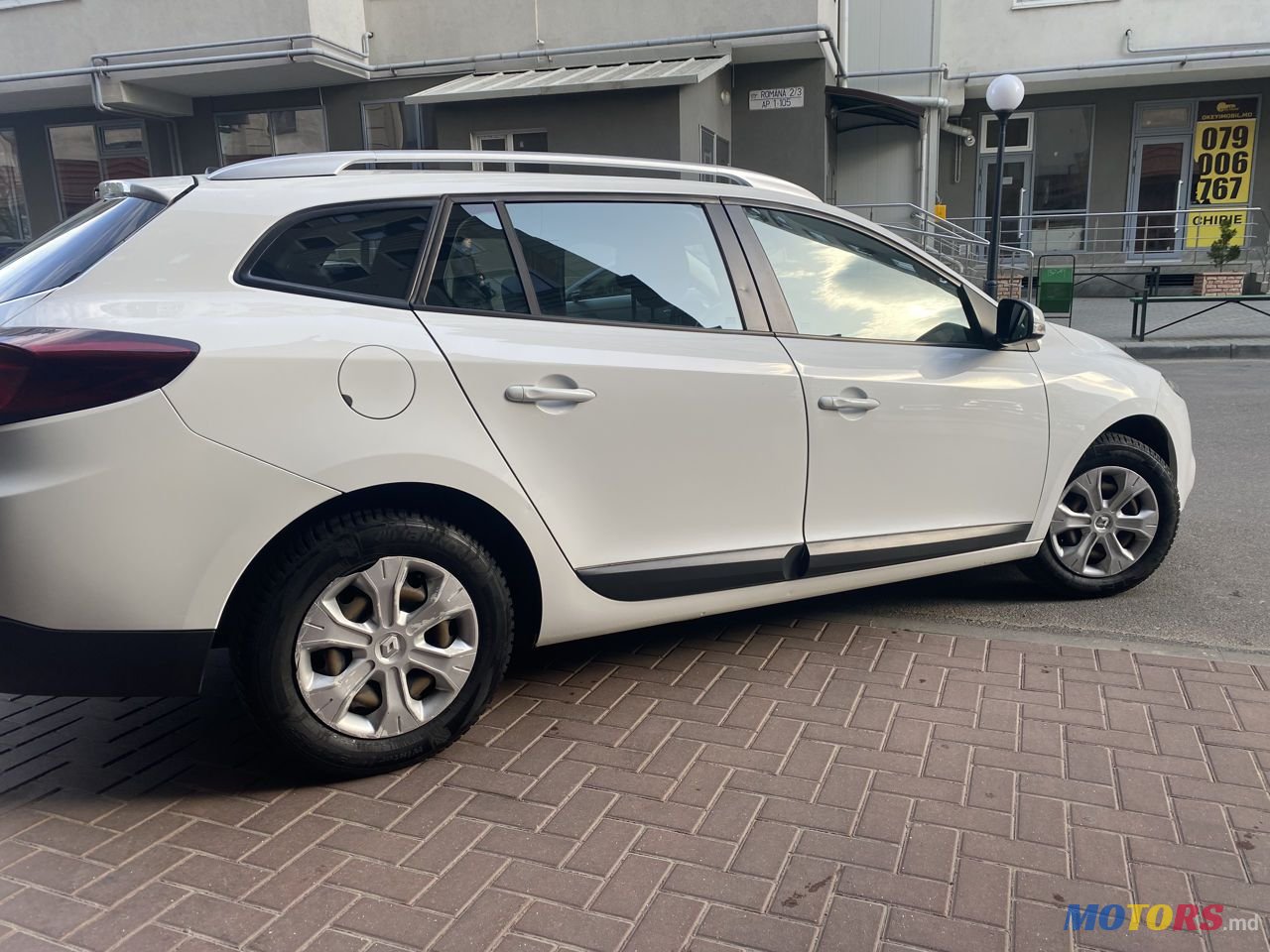 2012' Renault Megane photo #2