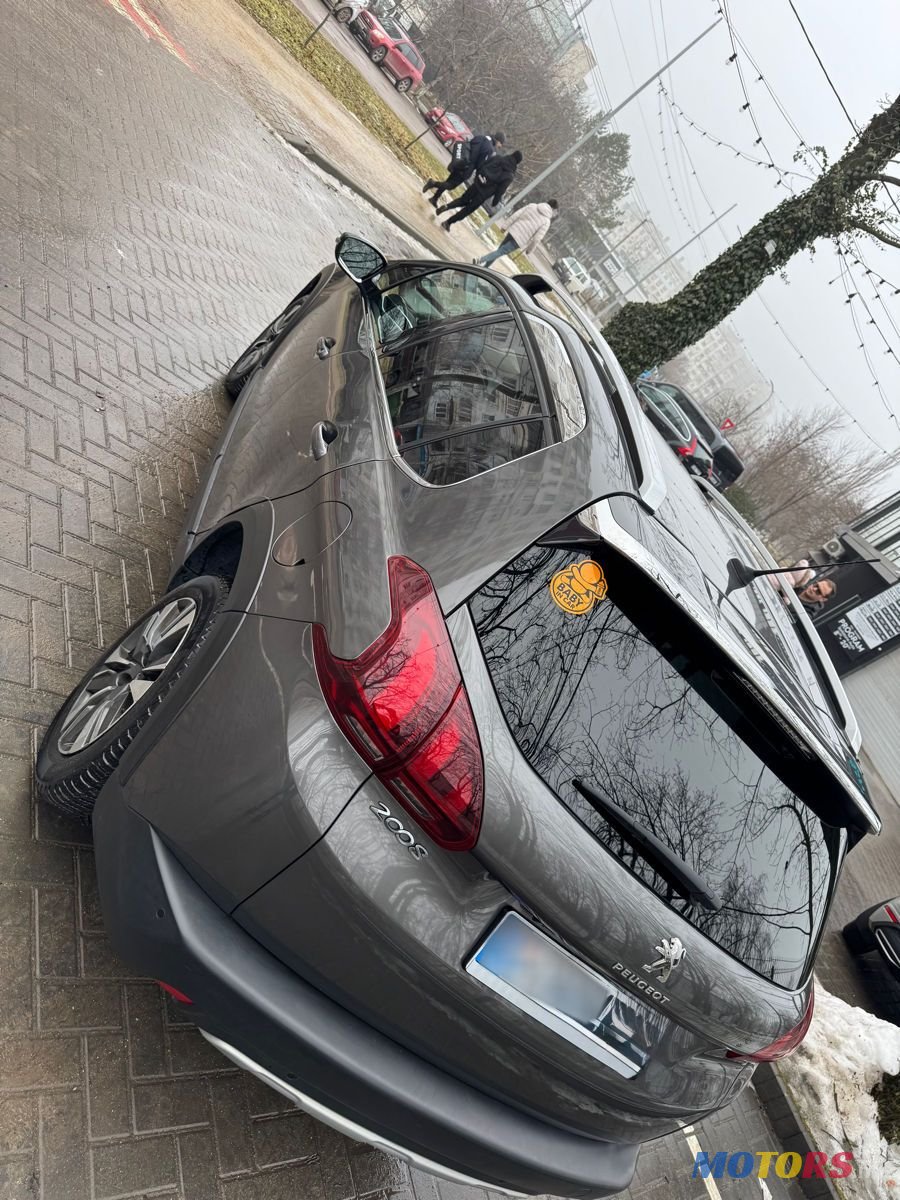 2019' Peugeot 2008 photo #2