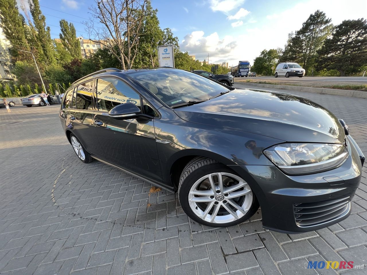 2015' Volkswagen Golf photo #6