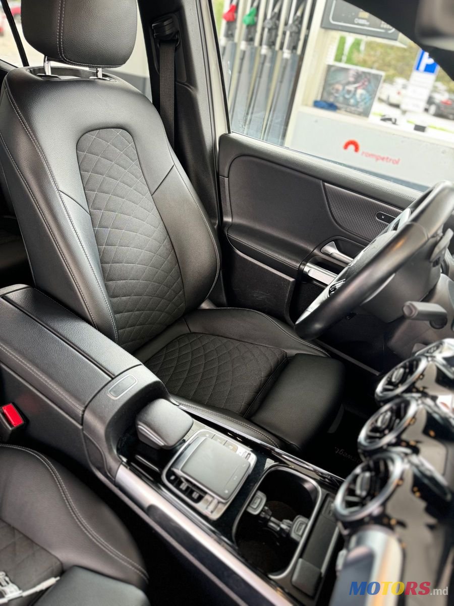 2020' Mercedes-Benz GLB photo #2