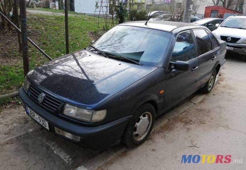 1994' Volkswagen Passat photo #1