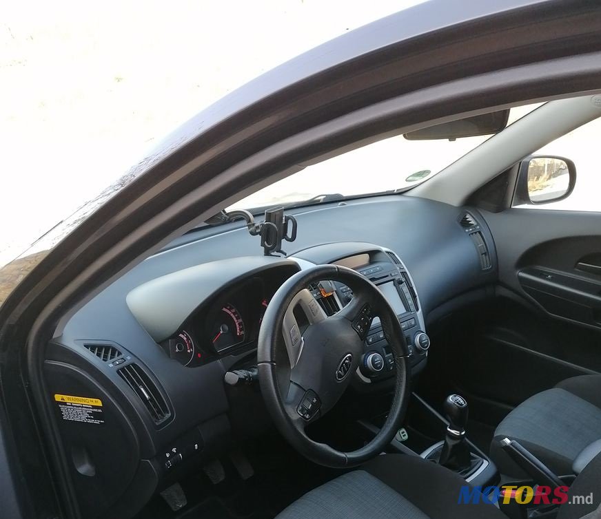 2012' Kia Ceed photo #6