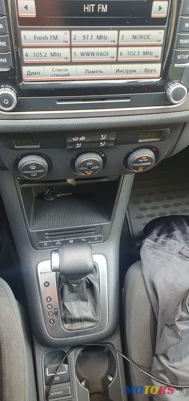 2009' Volkswagen Tiguan photo #5