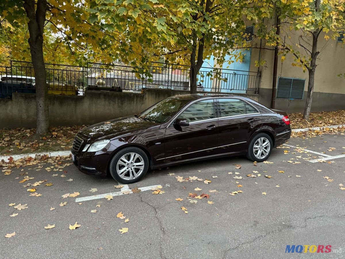 2011' Mercedes-Benz E-Class photo #2
