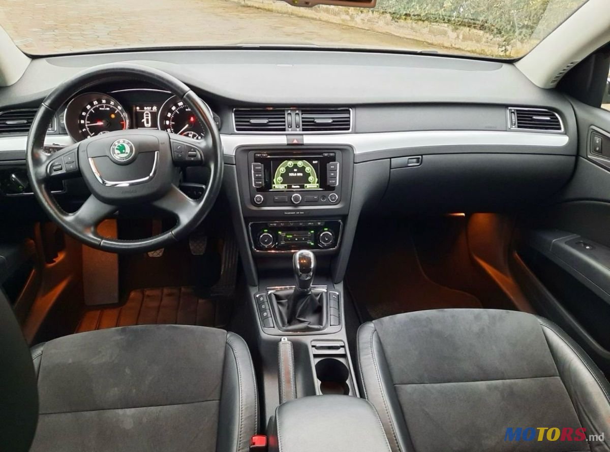 2012' Skoda Superb photo #6
