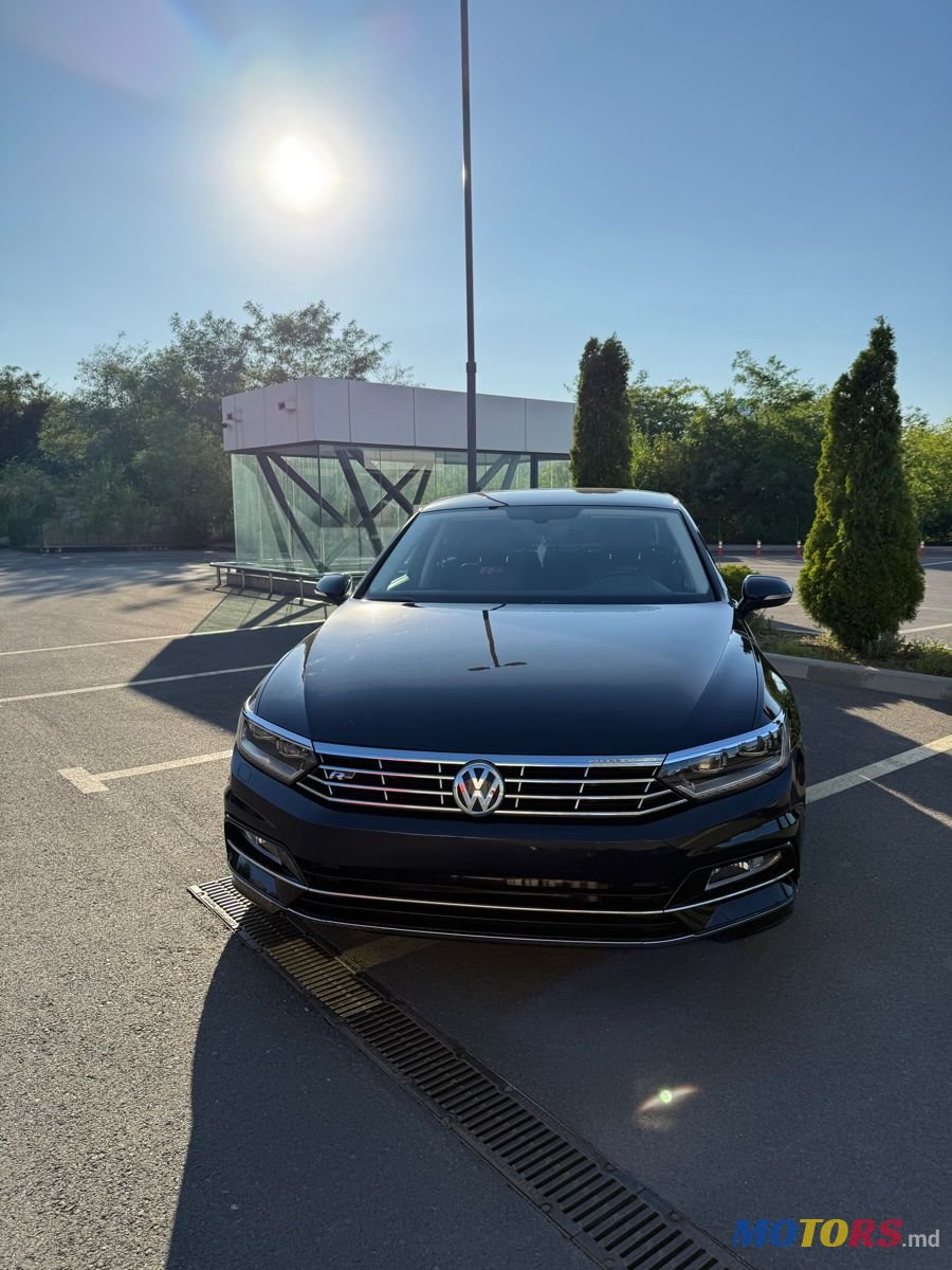 2017' Volkswagen Passat photo #3