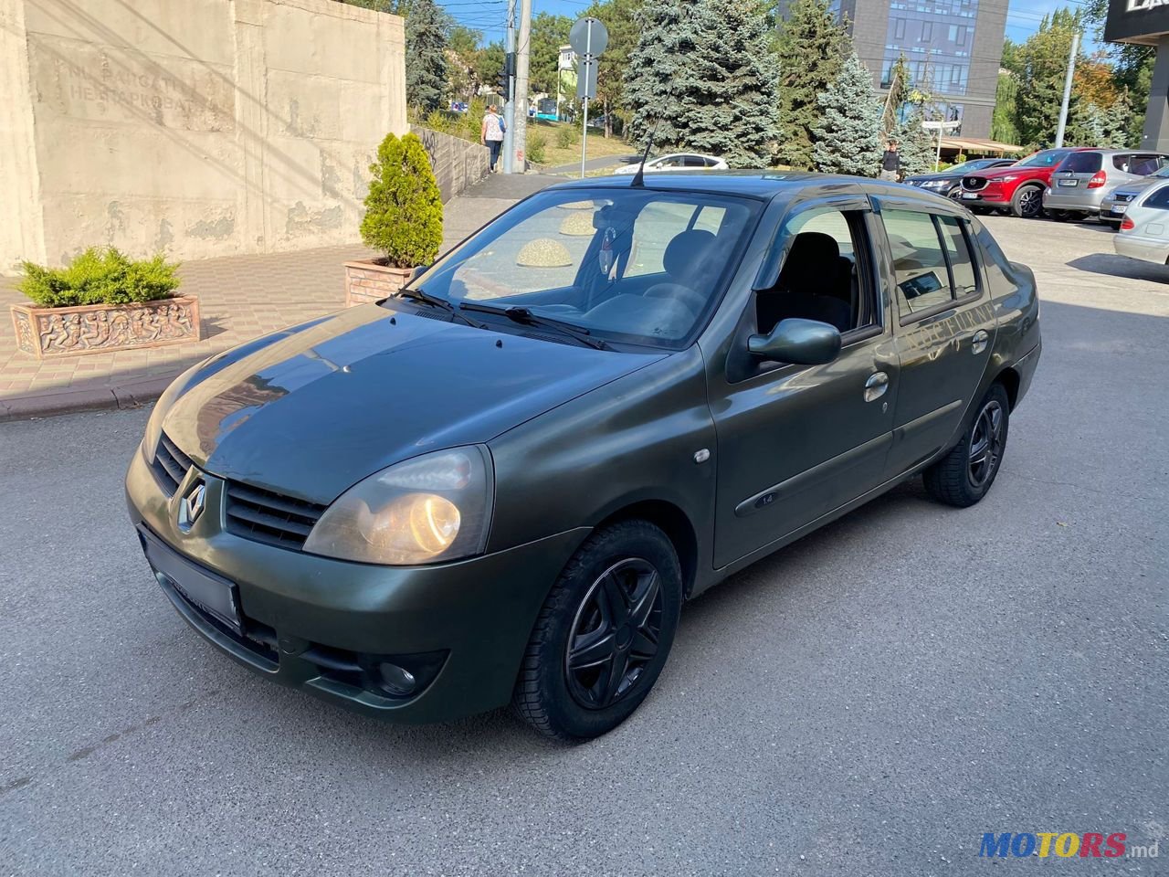 2006' Renault Clio Symbol photo #3