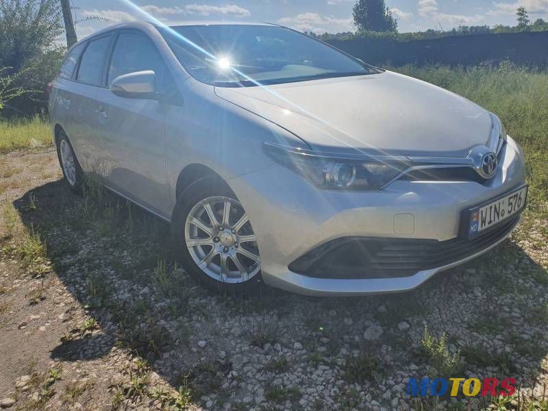 2016' Toyota Auris photo #2